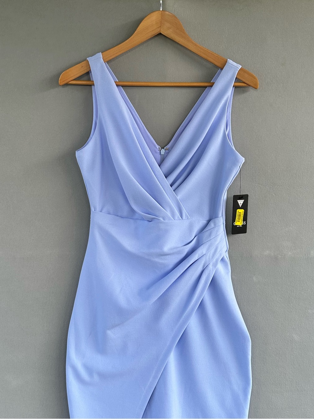 🎉5 for $45🎉 NWT Guess dress size 4 - Picture 4 of 10